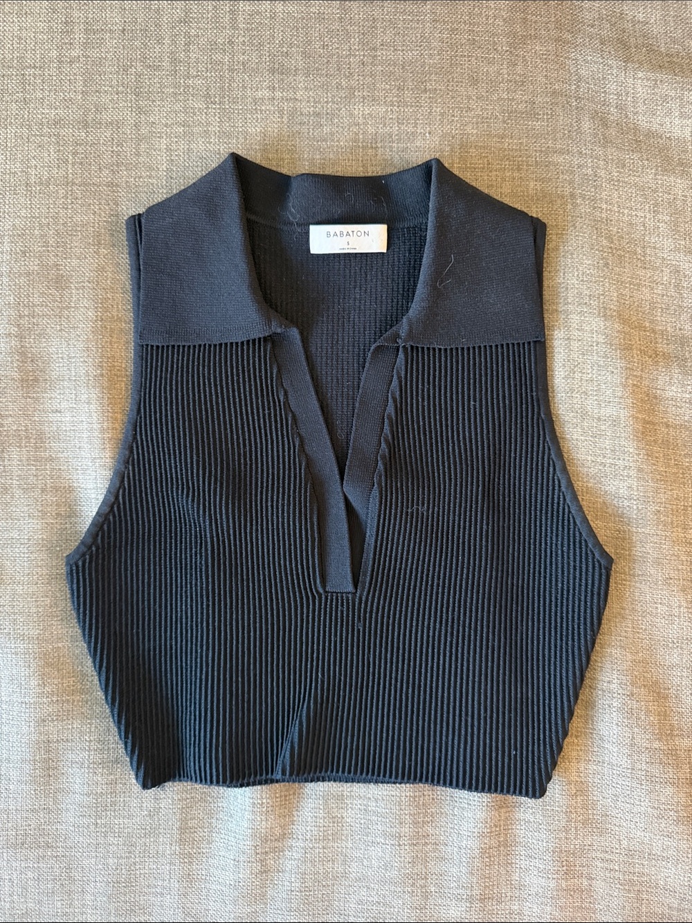 Babaton Black Ribbed Sleeveless Polo Tank